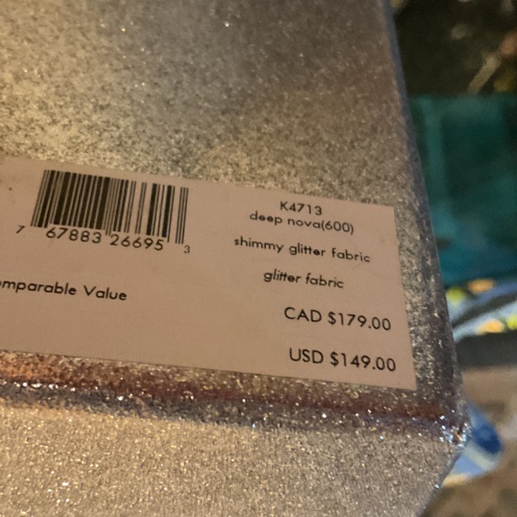 Kate Spade Sparkling Burgundy Wristlet new in box - Picture 8 of 8